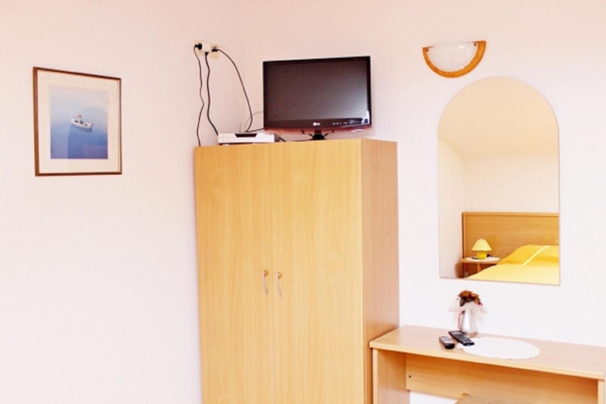 Apartments Pansion Franka Brist Ngoại thất bức ảnh